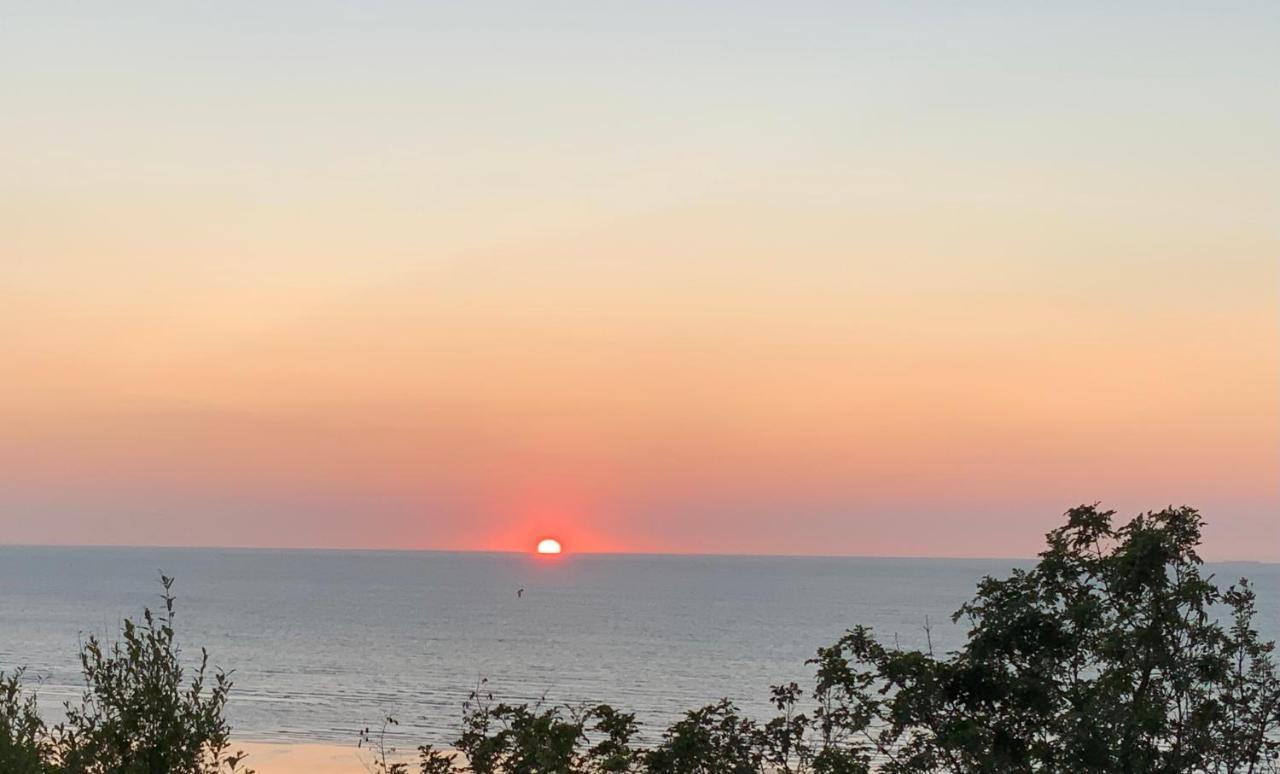 Appartement Face Mer Avec Terrasse Et Parking Trouville-sur-mer Exteriör bild